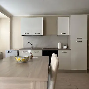 Al Da Lilly Apartament